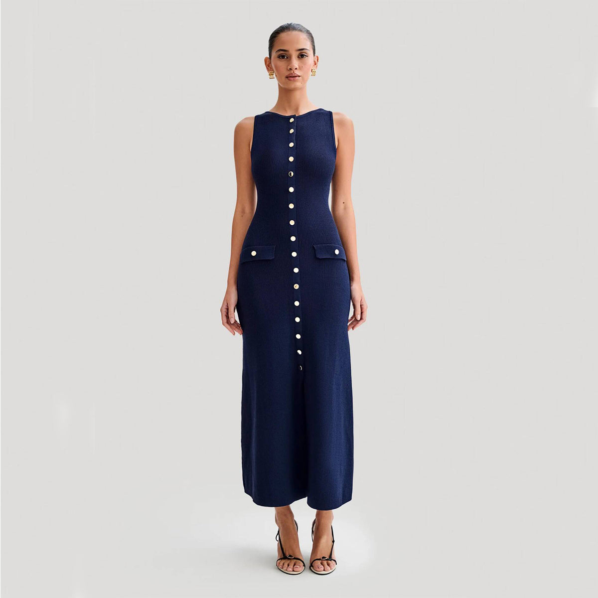 Robe longue en maille boutonnée sans manches