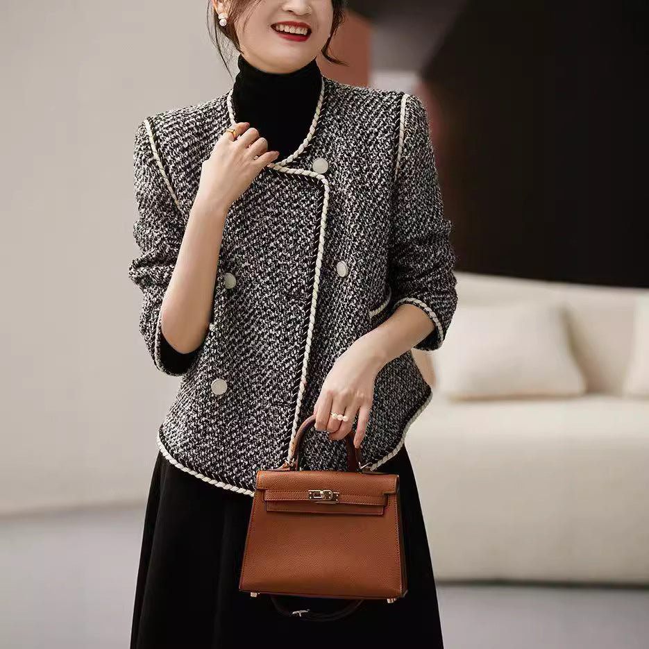 Veste tweed courte à boutons dorés