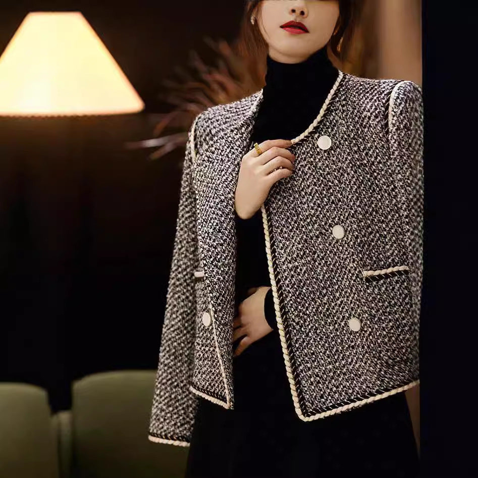 Veste tweed courte à boutons dorés