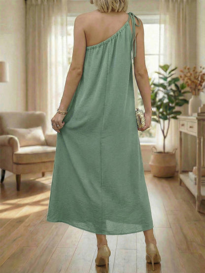 Robe longue asymétrique fendue