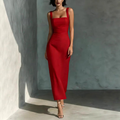 Robe élégante à col carré