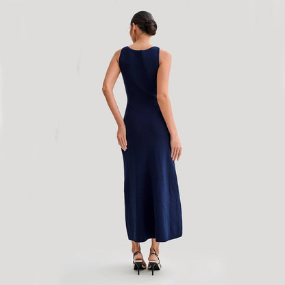 Robe longue en maille boutonnée sans manches