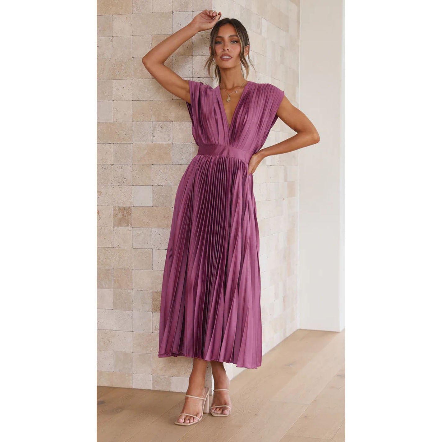 Robe midi plissée fluide à col V