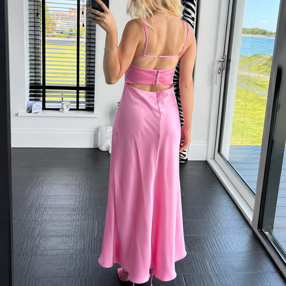 Robe longue satinée élégante