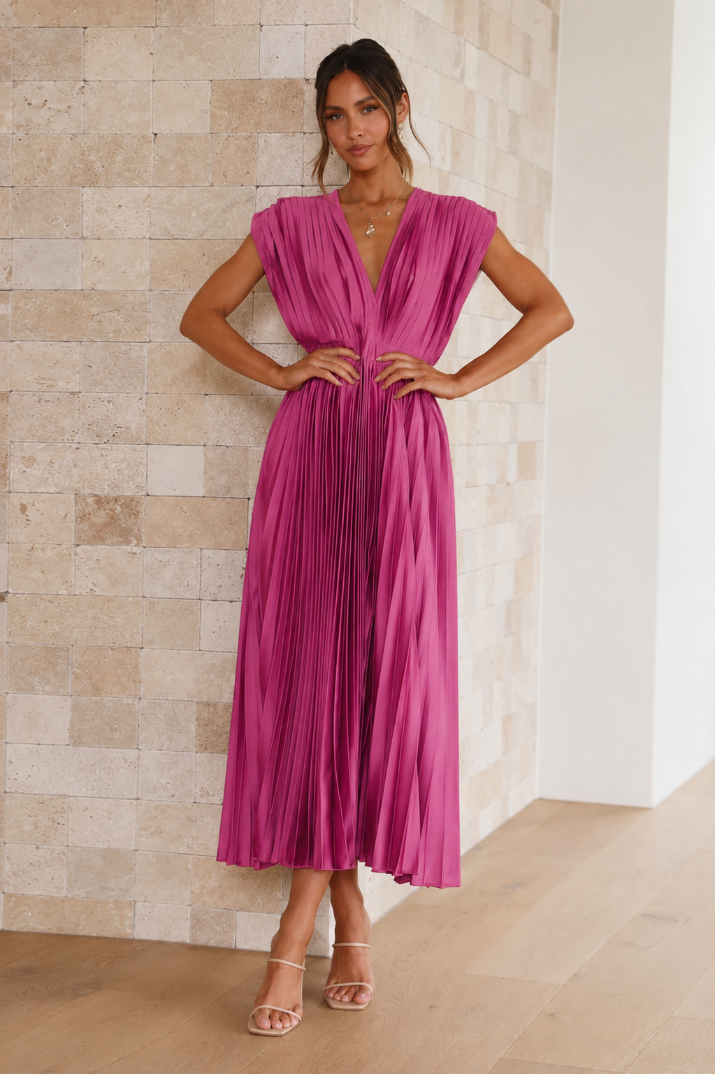 Robe midi plissée fluide à col V
