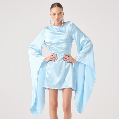 Robe chic dos-nu cintrée à lacets