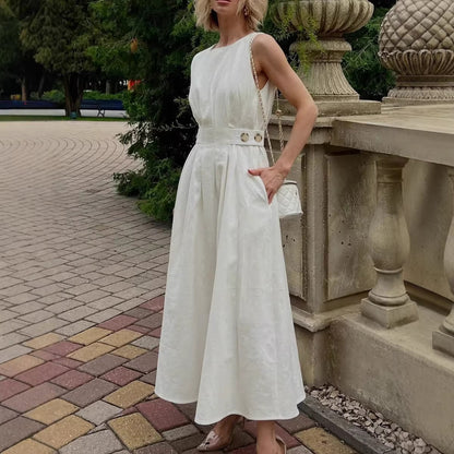 Robe minimaliste élégante sans manches