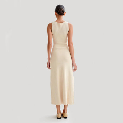 Robe longue en maille boutonnée sans manches