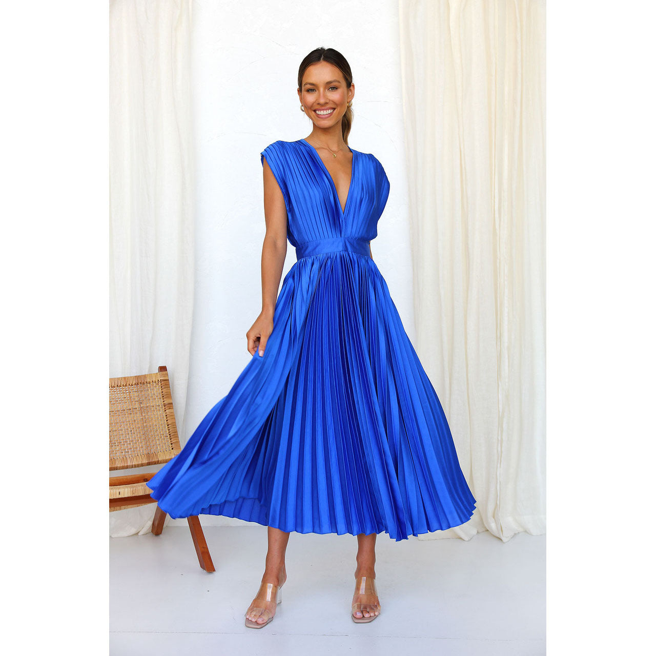 Robe midi plissée fluide à col V